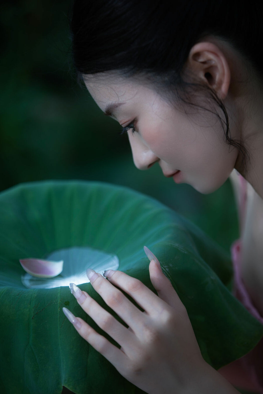 YiTuYu艺图语 Vol.9702 Niu Pai Xiao Wang Zi (16P)
