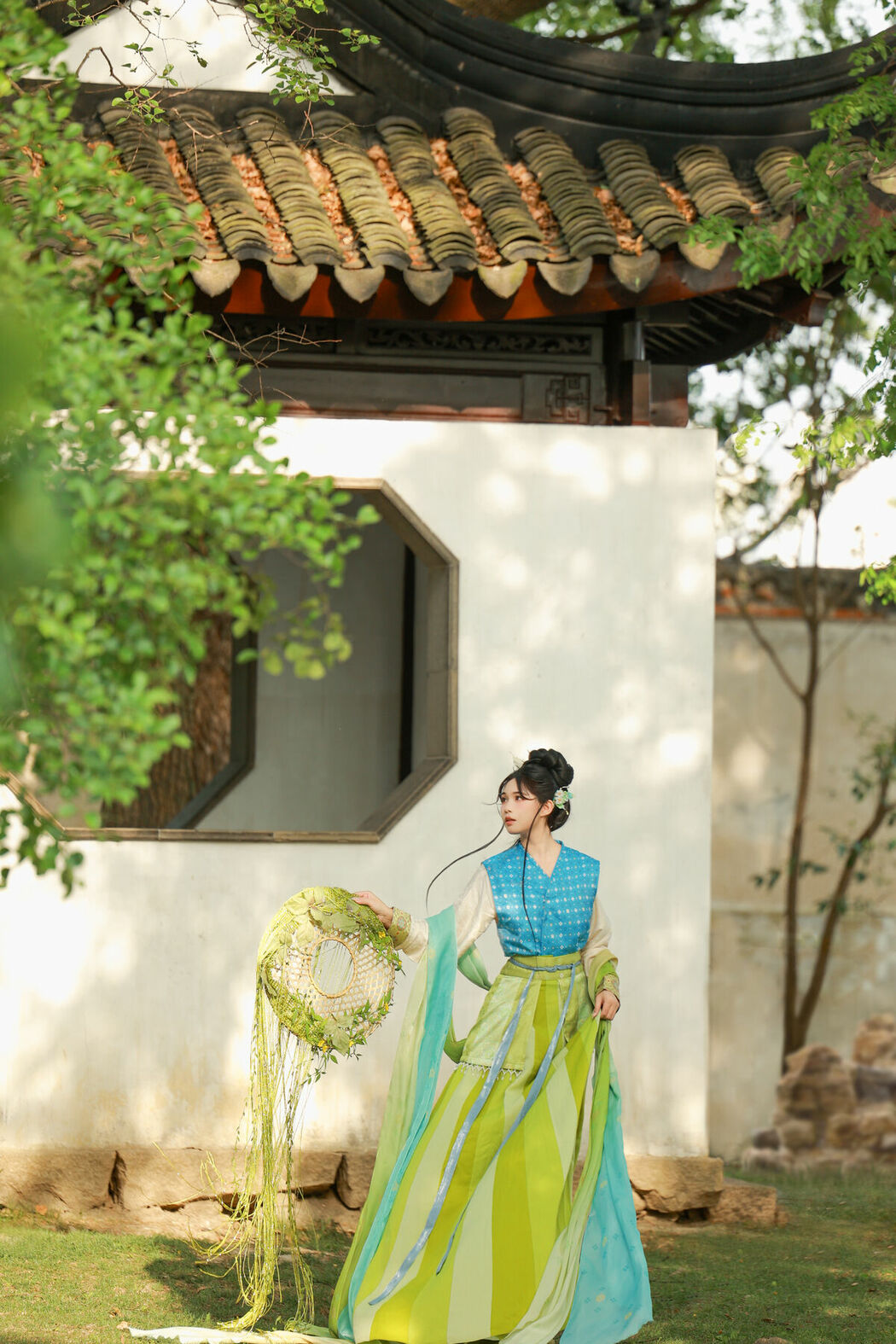 YiTuYu艺图语 Vol.9710 Shi Er Bei Cha (14P)