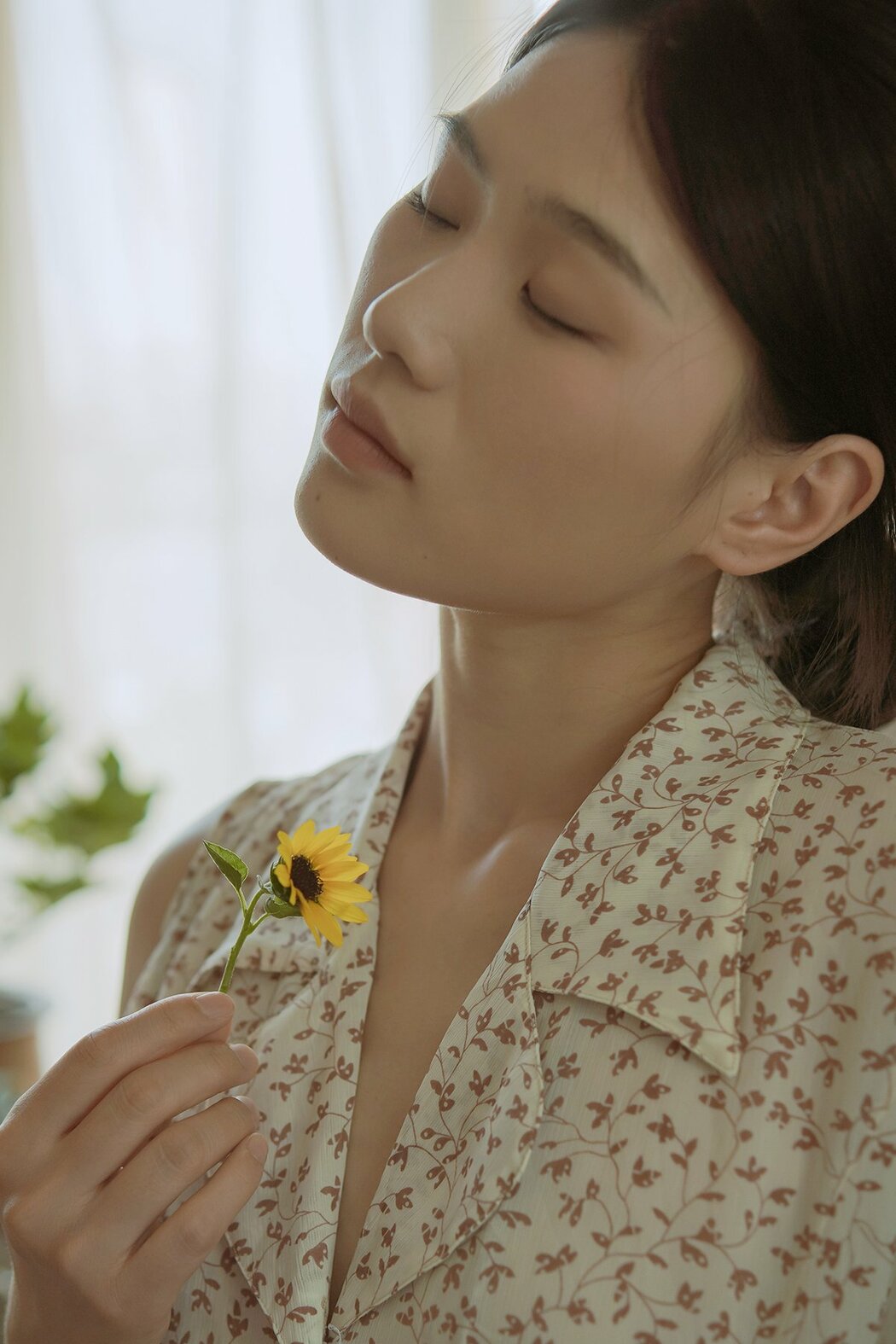 YiTuYu艺图语 Vol.9715 Yu Zi I (15P) Cover Photo