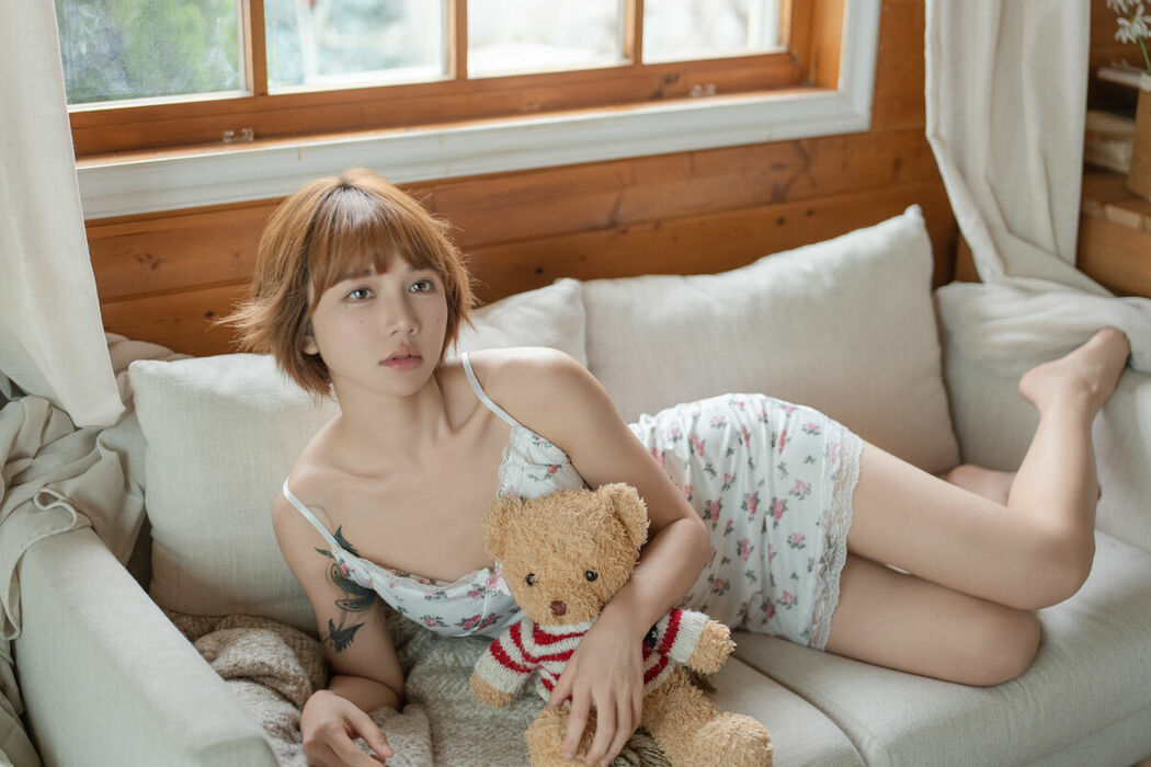 YiTuYu艺图语 Vol.9713 Tou Chi Nai You De Mao (26P)