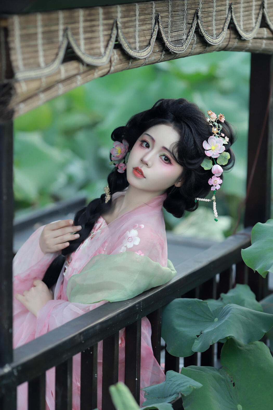 YiTuYu艺图语 Vol.9717 Zhen Zhen Ai Chi La (16P)