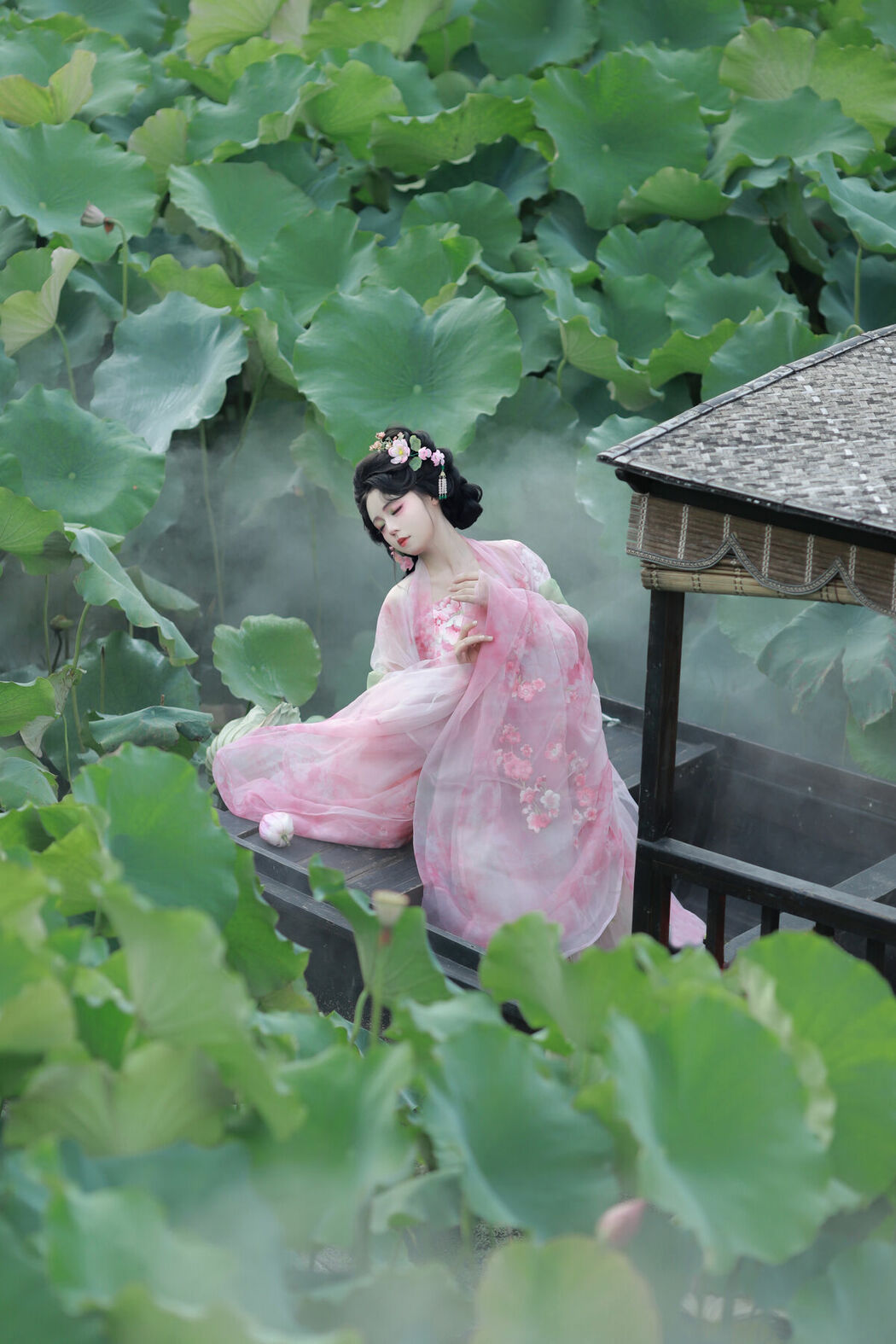 YiTuYu艺图语 Vol.9717 Zhen Zhen Ai Chi La (16P)
