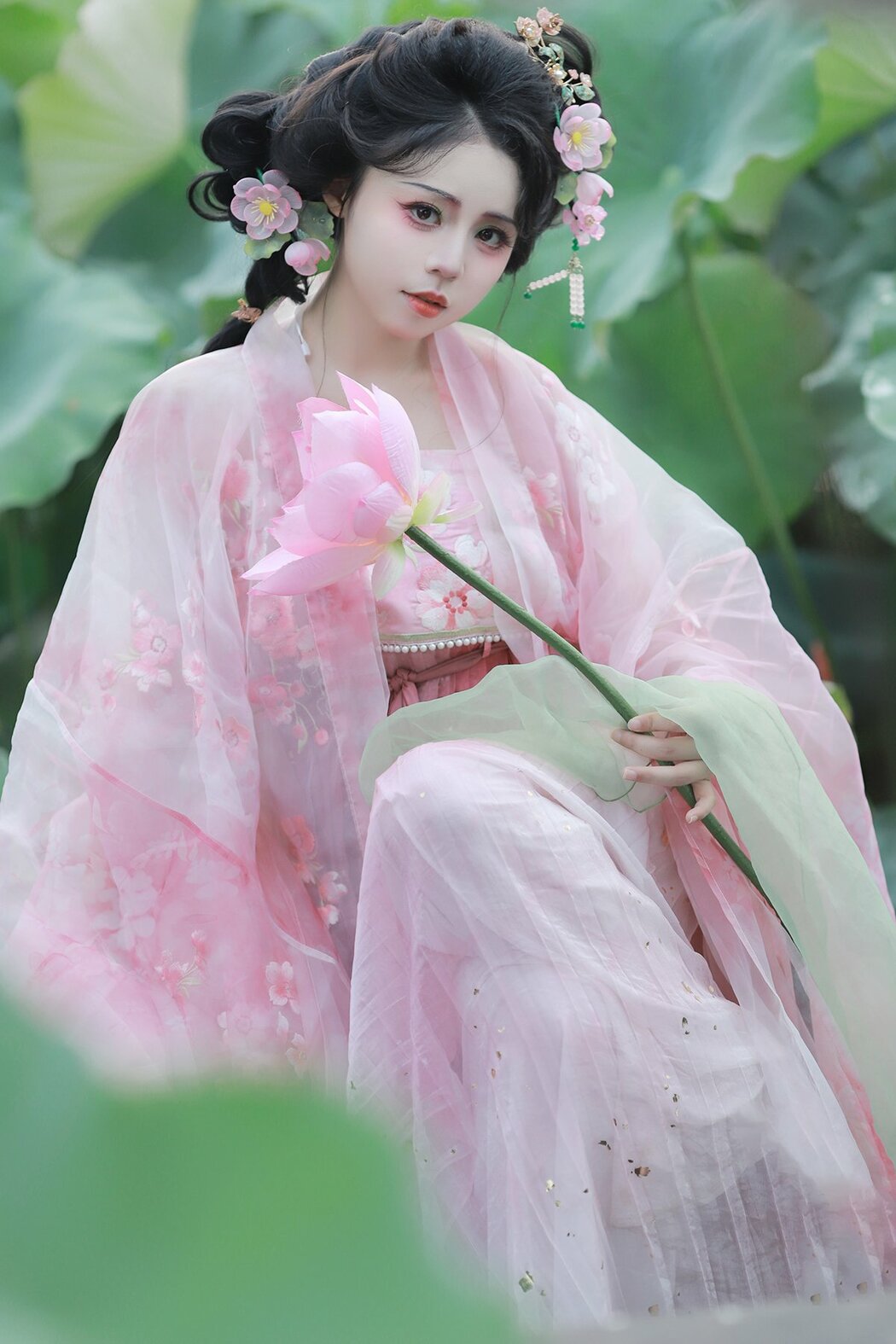 YiTuYu艺图语 Vol.9717 Zhen Zhen Ai Chi La (16P) Cover Photo