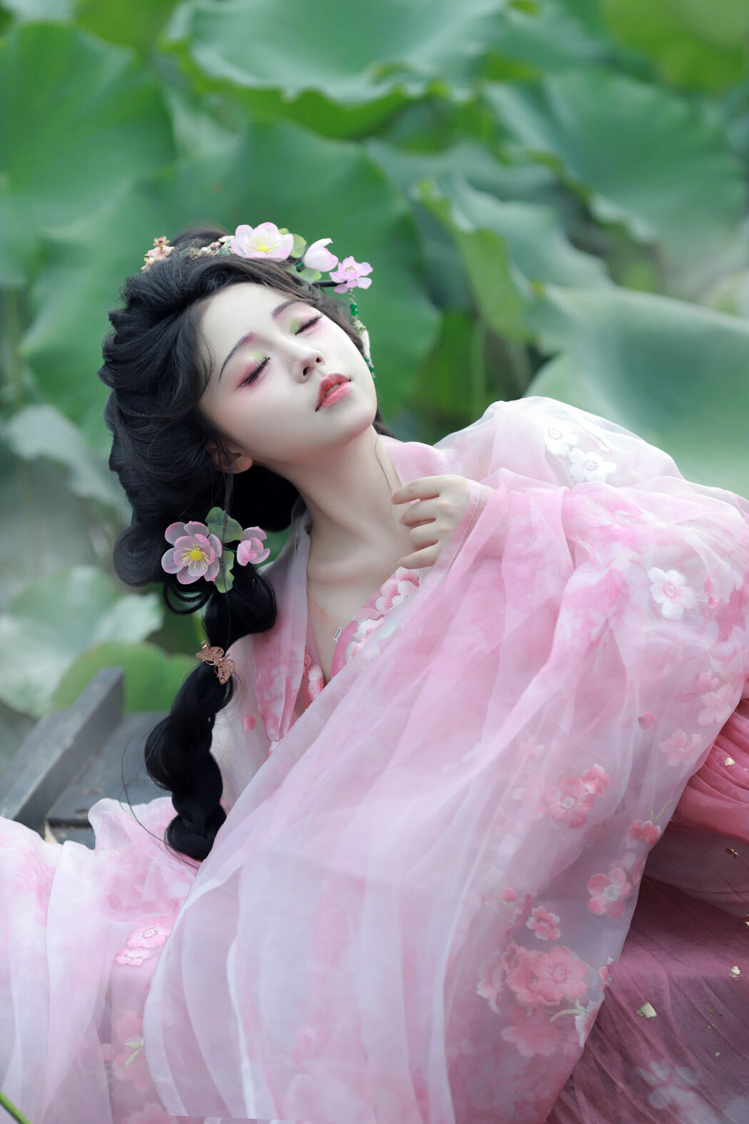 YiTuYu艺图语 Vol.9717 Zhen Zhen Ai Chi La (16P)