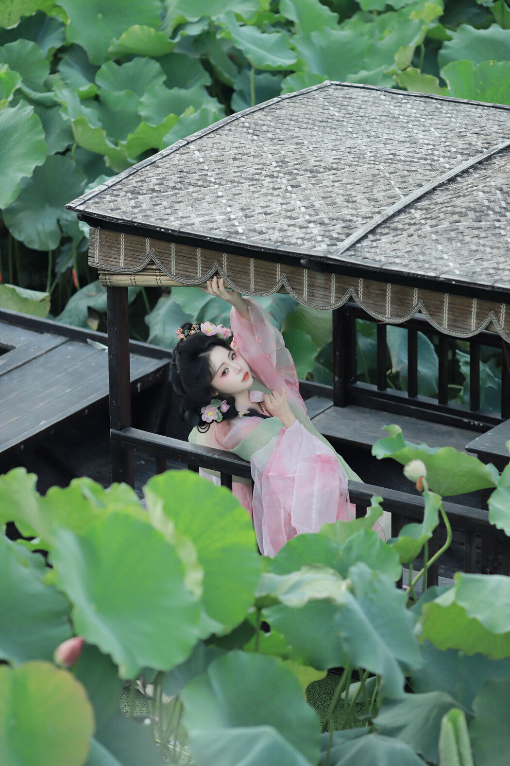 YiTuYu艺图语 Vol.9717 Zhen Zhen Ai Chi La (16P)
