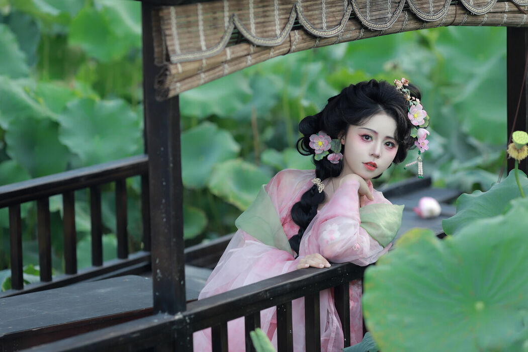 YiTuYu艺图语 Vol.9717 Zhen Zhen Ai Chi La (16P)