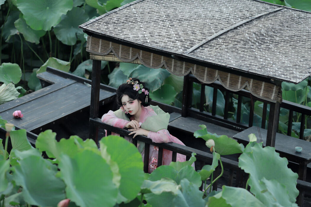 YiTuYu艺图语 Vol.9717 Zhen Zhen Ai Chi La (16P)