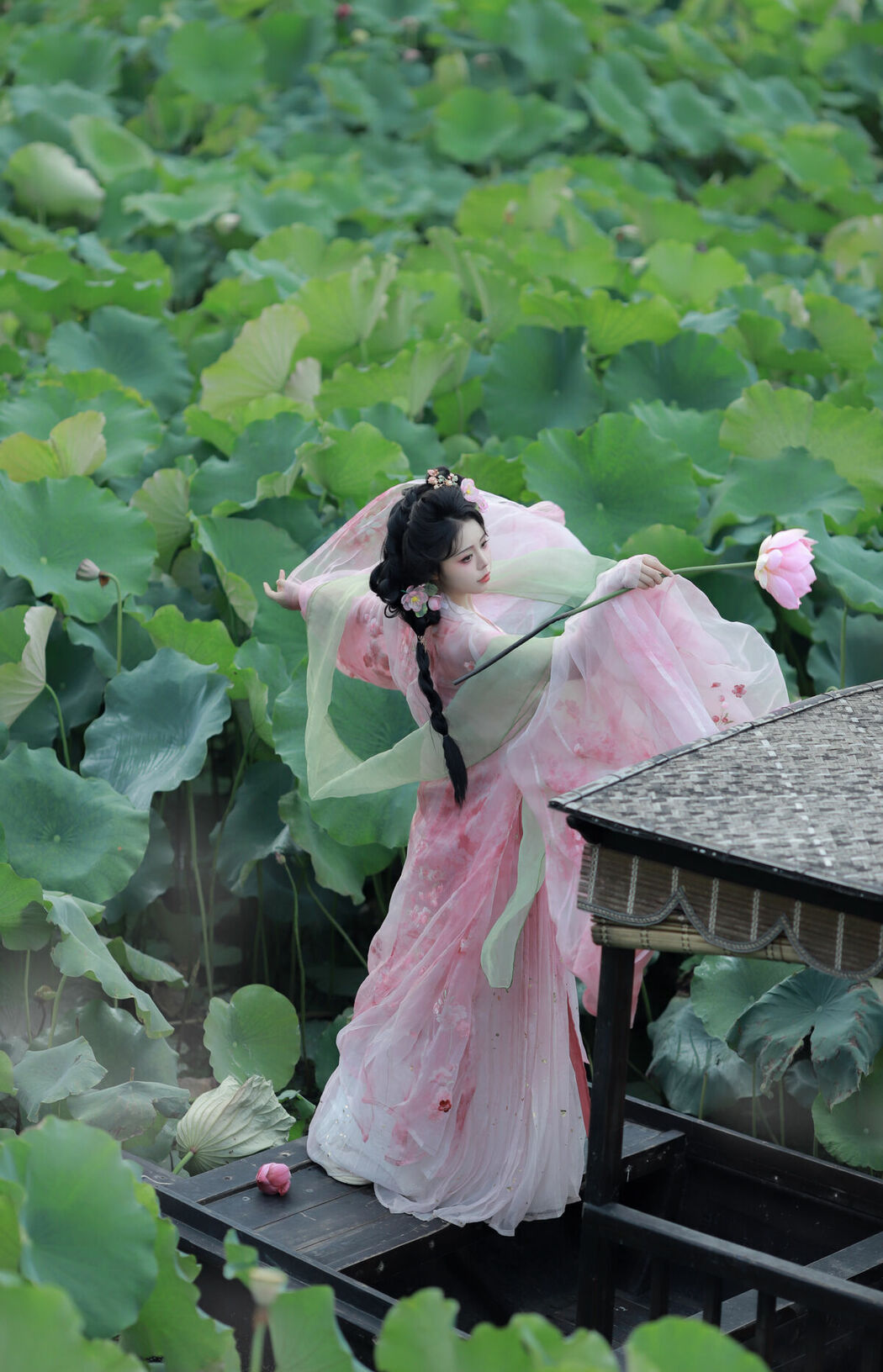 YiTuYu艺图语 Vol.9717 Zhen Zhen Ai Chi La (16P)