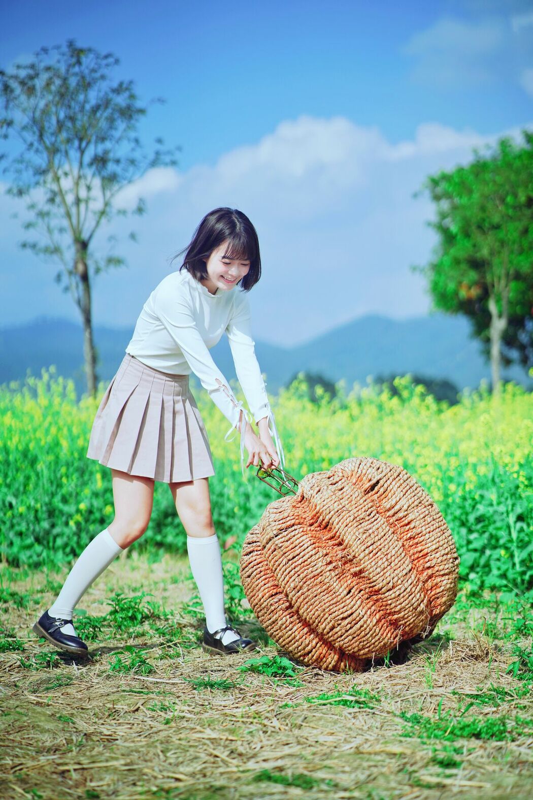 YiTuYu艺图语 Vol.9726 Xiao Ying Kui Zi (22P)
