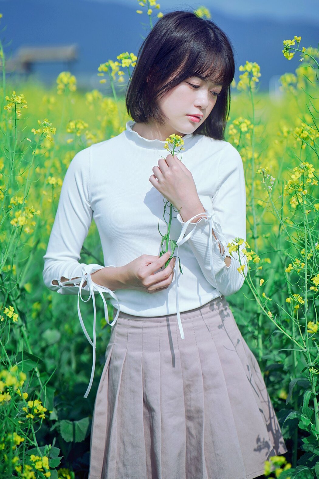 YiTuYu艺图语 Vol.9726 Xiao Ying Kui Zi (22P) Cover Photo
