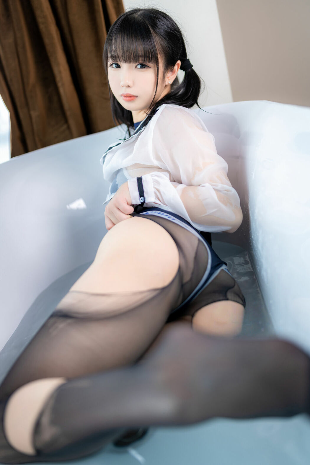 Coser@十万珍吱伏特 – 香川澪 碧波-浴缸死库水 (69P)
