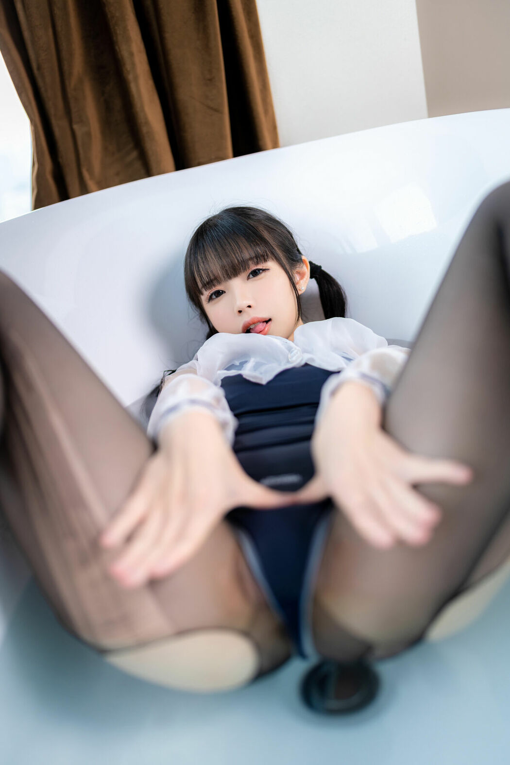 Coser@十万珍吱伏特 – 香川澪 碧波-浴缸死库水 (69P)