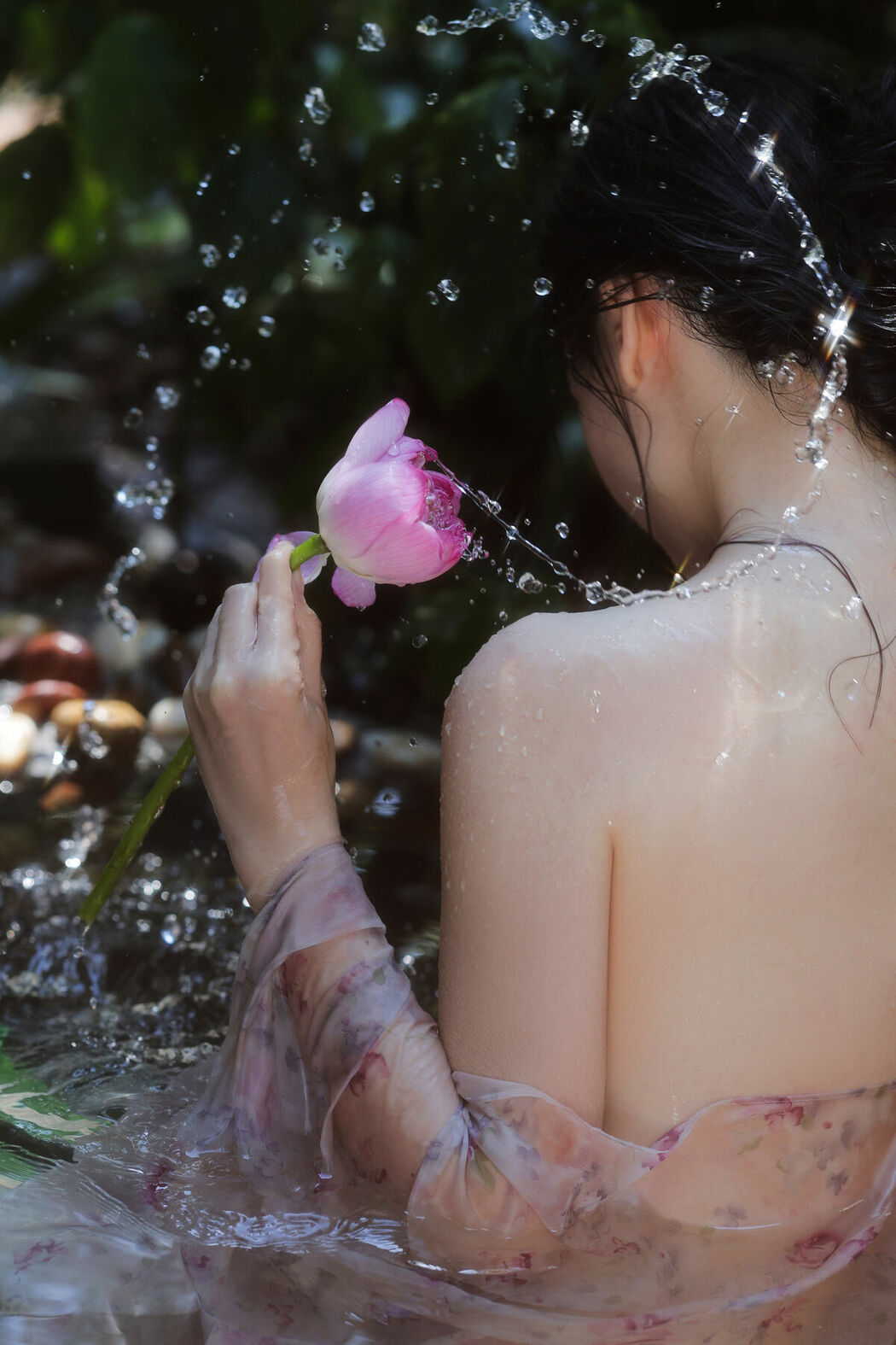 YiTuYu艺图语 Vol.9730 Naomi (14P)
