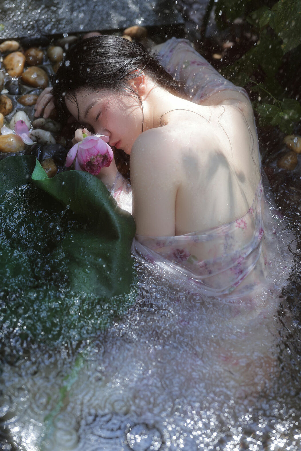 YiTuYu艺图语 Vol.9730 Naomi (14P)