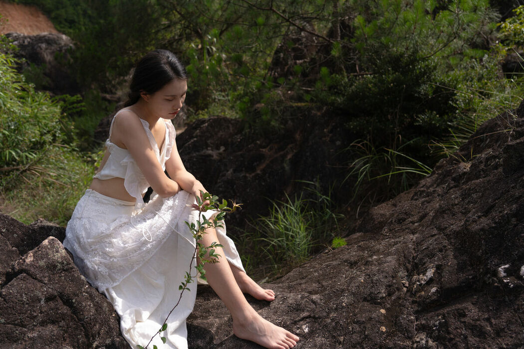 YiTuYu艺图语 Vol.9744 KiKi (24P)