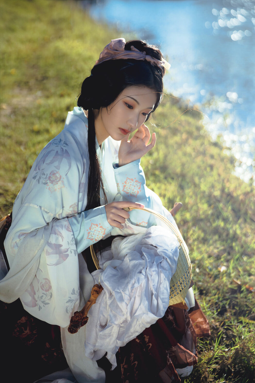YiTuYu艺图语 Vol.9750 He Li Han (18P)