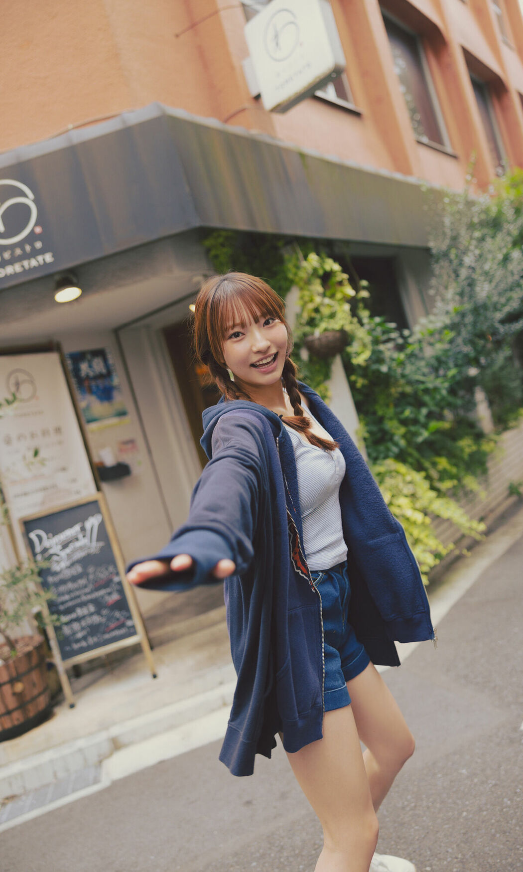 JP Natsuki Satonaka 里仲菜月 – Happiness Is This しあわせって こういうこと (59P)