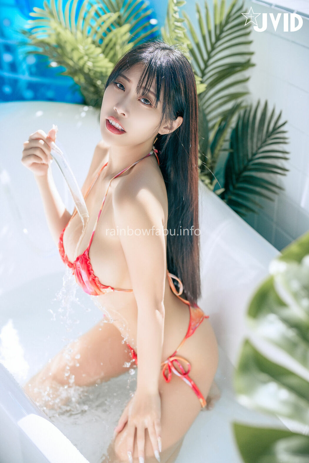 WenHsin 玟妡 – 濕身陽台戲水夏日多巴胺 超小片比基尼 羊入虎口不吃對不起自己 Part02 (57P)