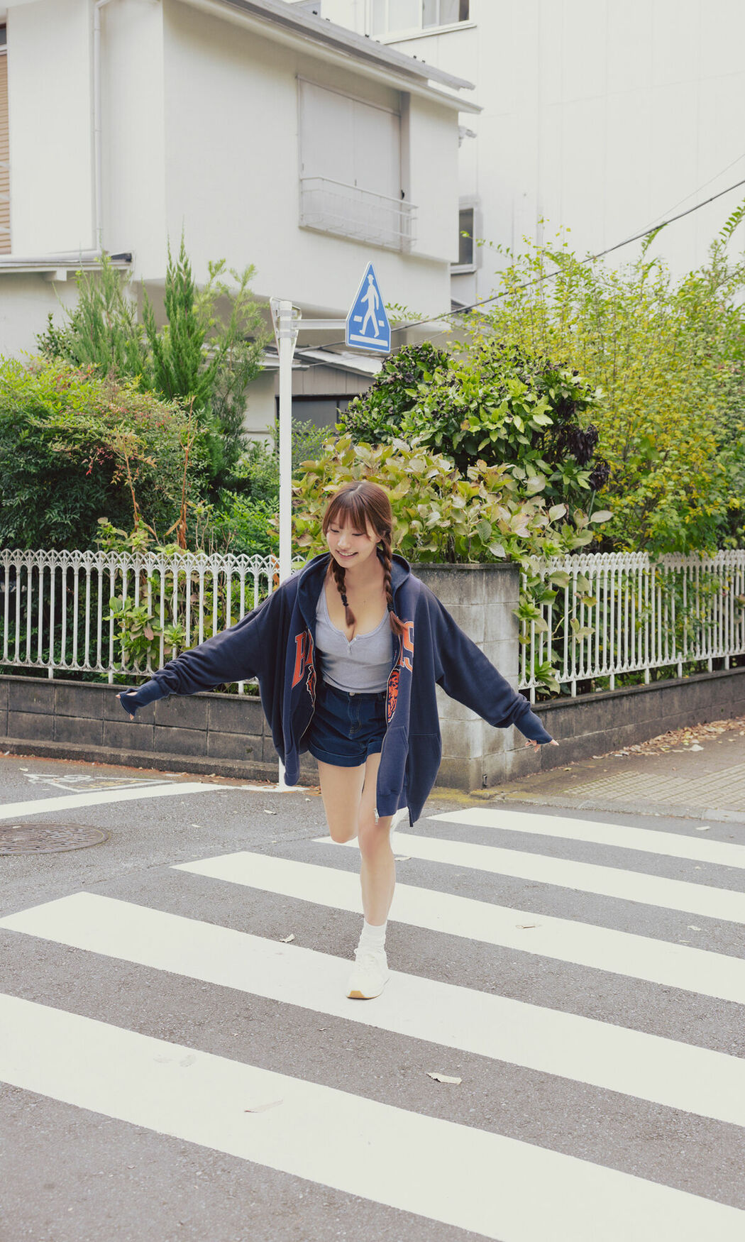 JP Natsuki Satonaka 里仲菜月 – Happiness Is This しあわせって こういうこと (59P)