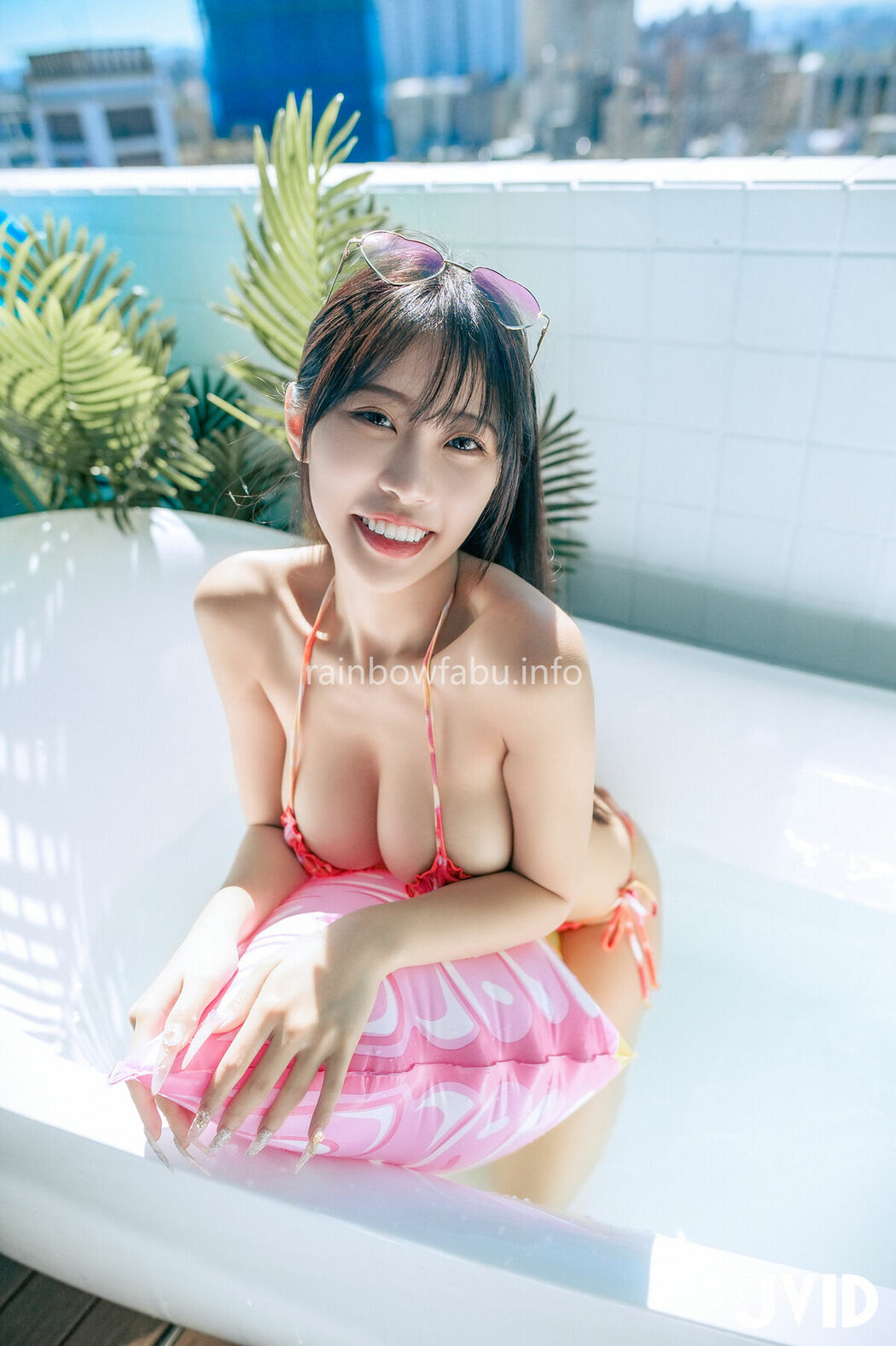WenHsin 玟妡 – 濕身陽台戲水夏日多巴胺 超小片比基尼 羊入虎口不吃對不起自己 Part02 (57P)