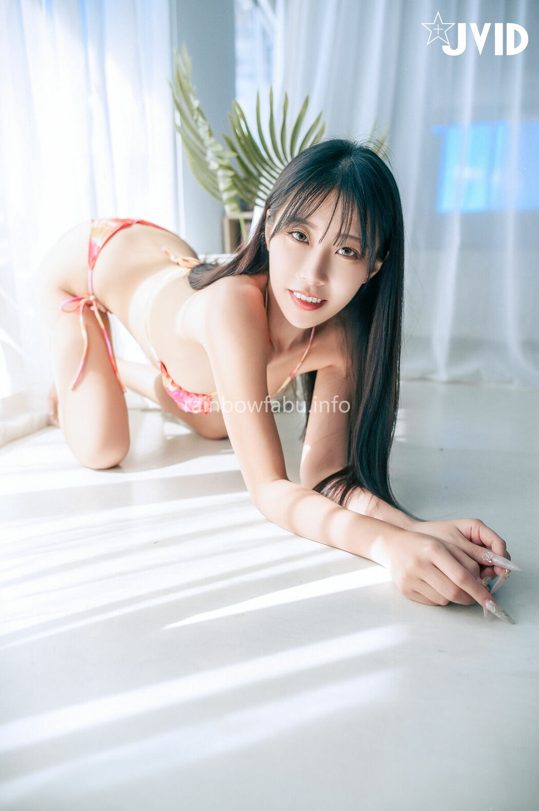 WenHsin 玟妡 – 濕身陽台戲水夏日多巴胺 超小片比基尼 羊入虎口不吃對不起自己 Part01 (57P – 1V)