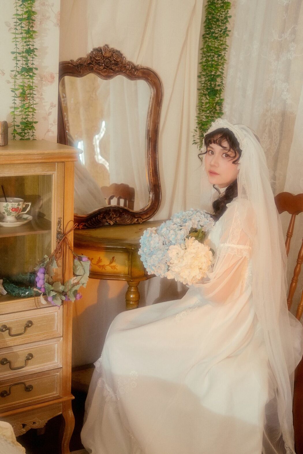 YiTuYu艺图语 Vol.9767 Zhong Ling (28P)