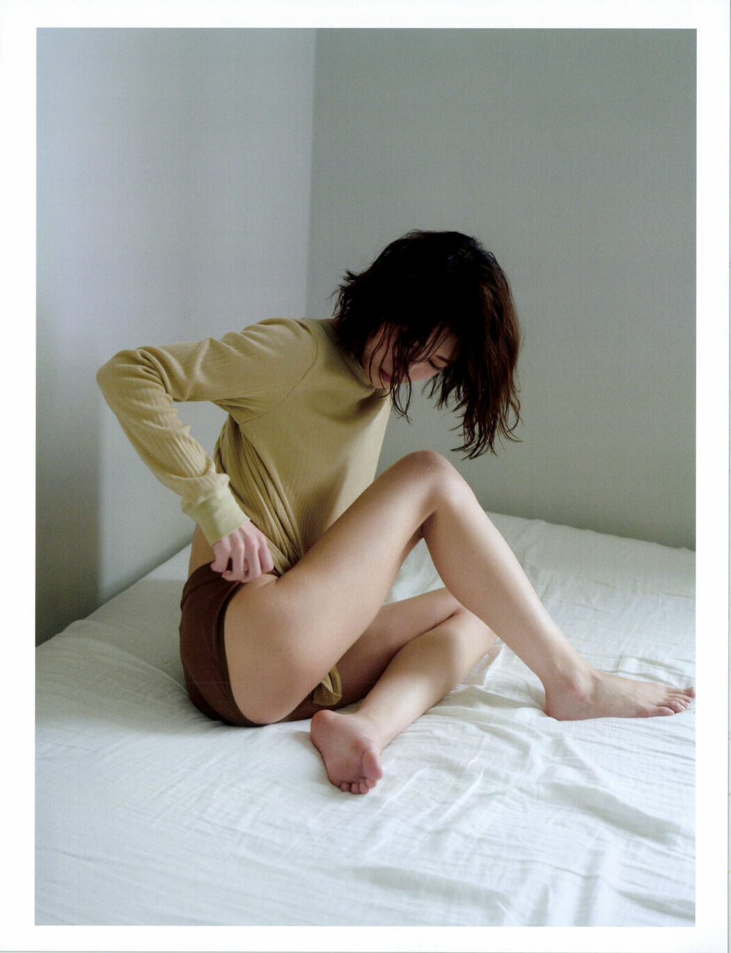 JP Yumi Wakatsuki 若月佑美 – 写真集 アンド チョコレート (128P)