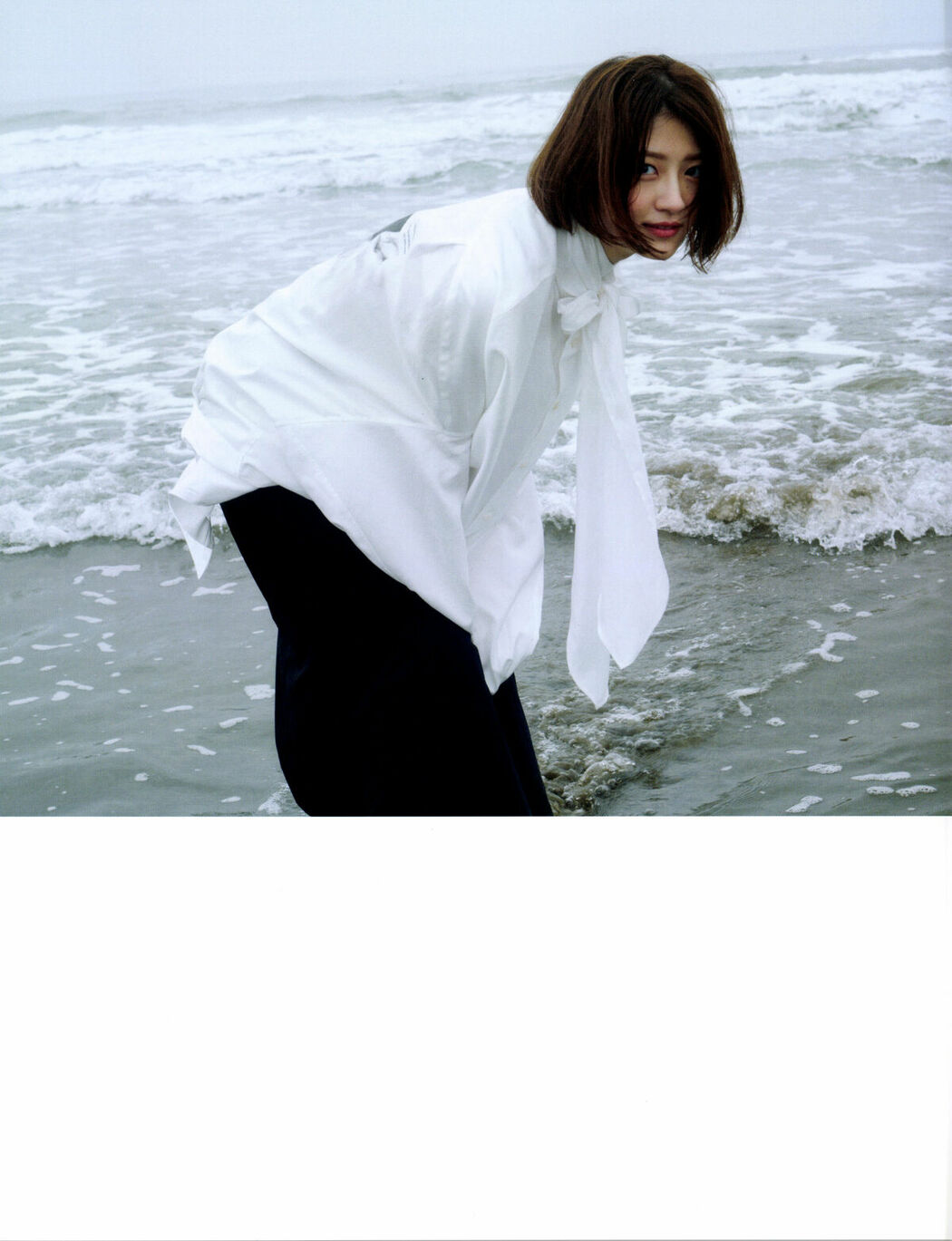 JP Yumi Wakatsuki 若月佑美 – 写真集 アンド チョコレート (128P)
