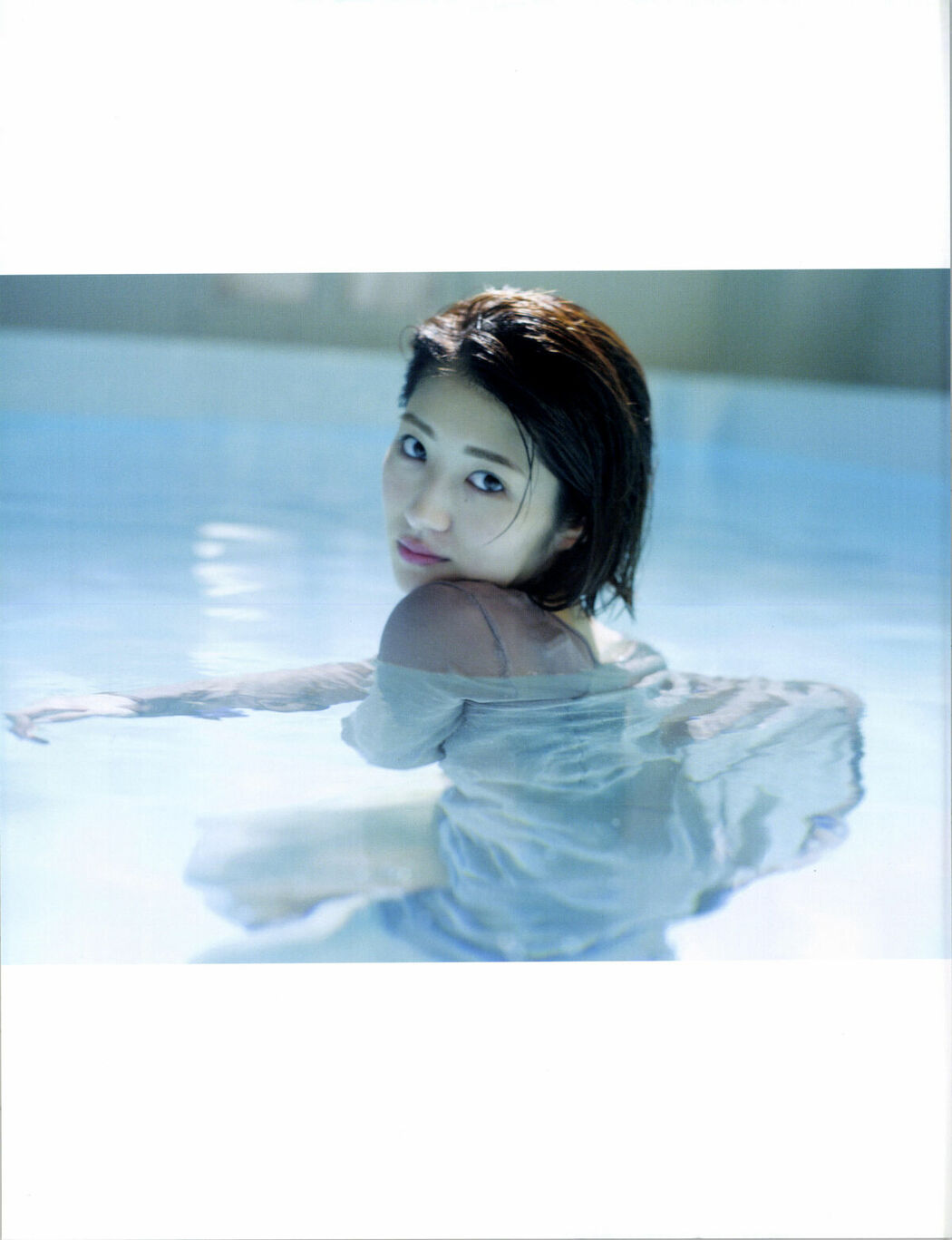 JP Yumi Wakatsuki 若月佑美 – 写真集 アンド チョコレート (128P)