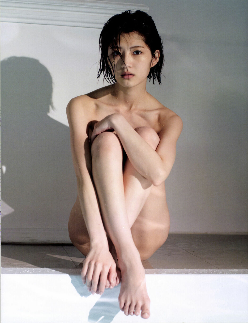JP Yumi Wakatsuki 若月佑美 – 写真集 アンド チョコレート (128P)