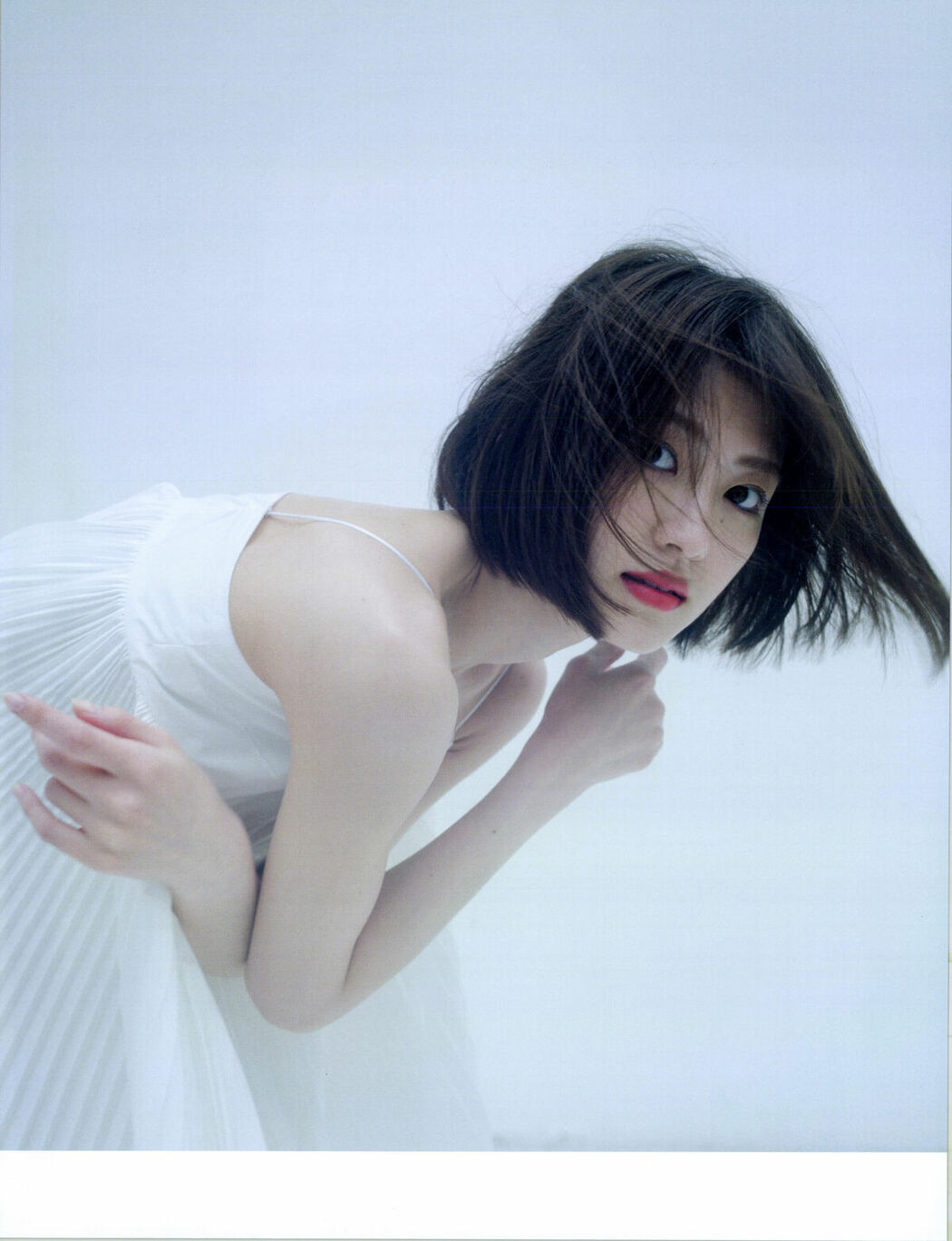 JP Yumi Wakatsuki 若月佑美 – 写真集 アンド チョコレート (128P)