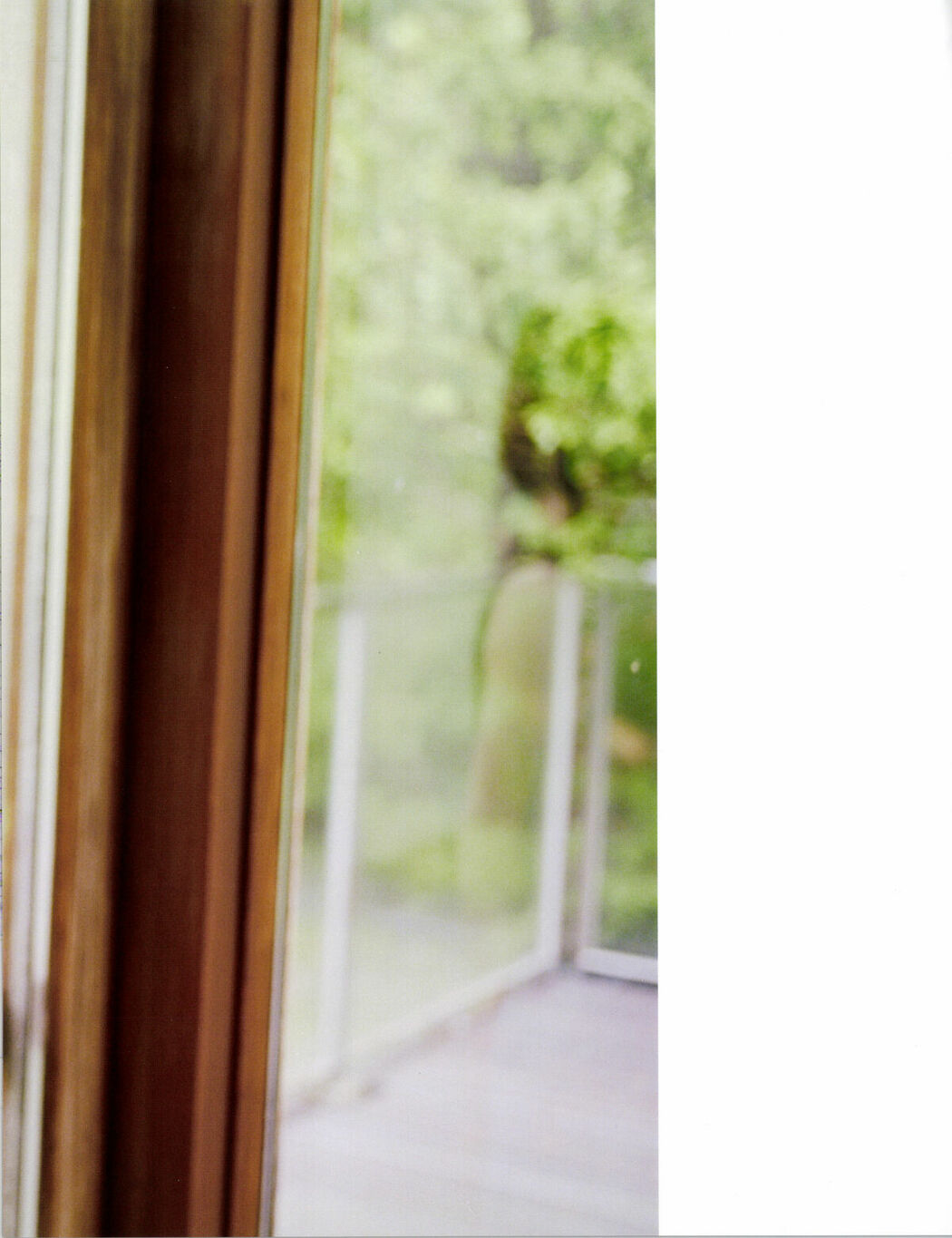 JP Yumi Wakatsuki 若月佑美 – 写真集 アンド チョコレート (128P)