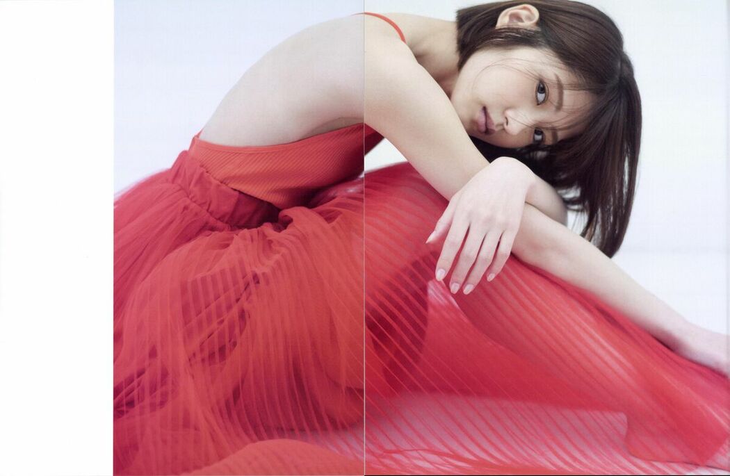 JP Yumi Wakatsuki 若月佑美 – 写真集 アンド チョコレート (128P)