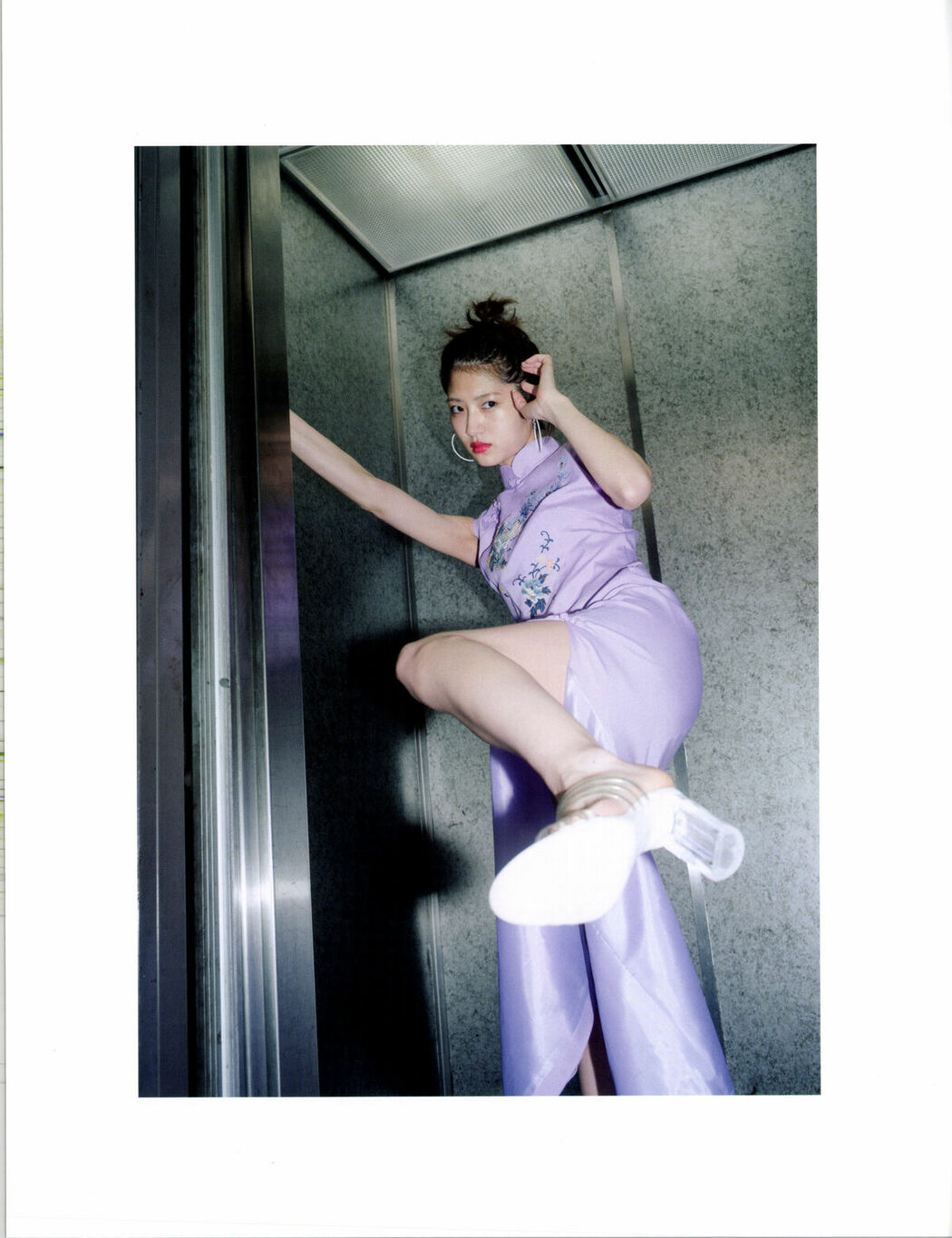 JP Yumi Wakatsuki 若月佑美 – 写真集 アンド チョコレート (128P)