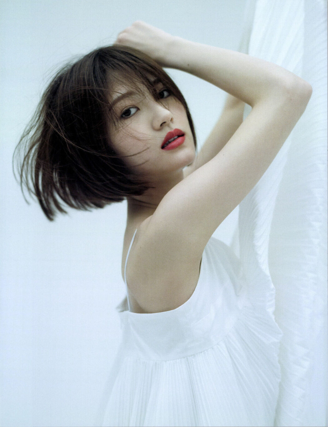 JP Yumi Wakatsuki 若月佑美 – 写真集 アンド チョコレート (128P)