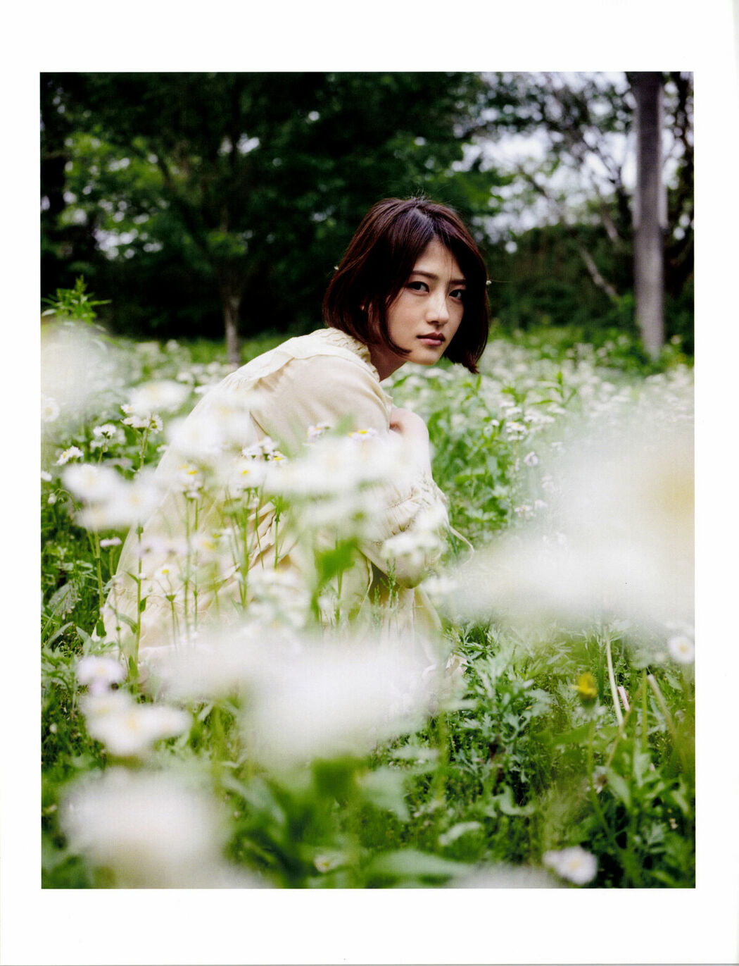 JP Yumi Wakatsuki 若月佑美 – 写真集 アンド チョコレート (128P)
