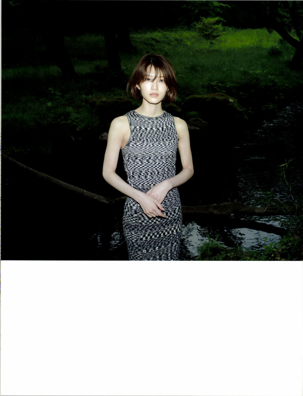 JP Yumi Wakatsuki 若月佑美 – 写真集 アンド チョコレート (128P)