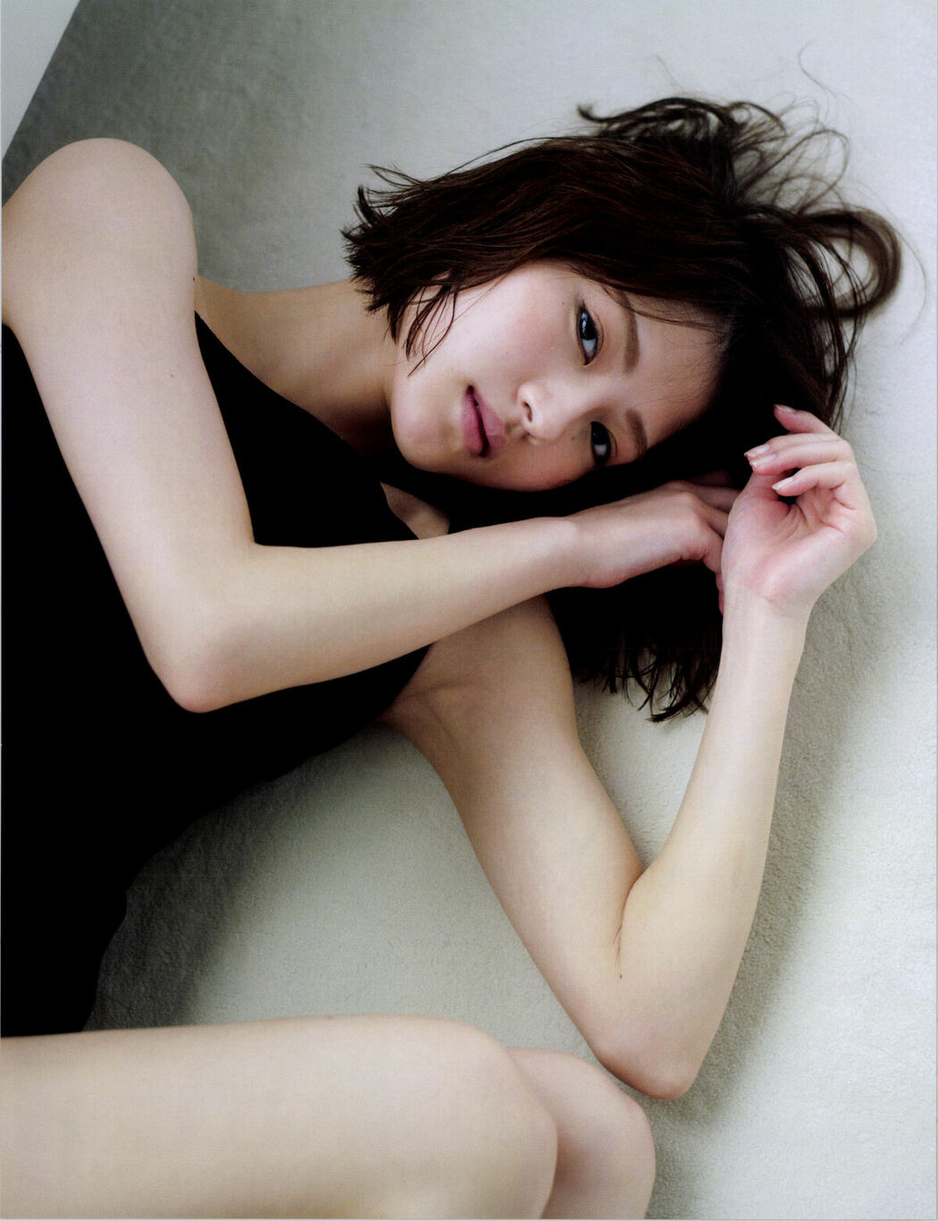 JP Yumi Wakatsuki 若月佑美 – 写真集 アンド チョコレート (128P)