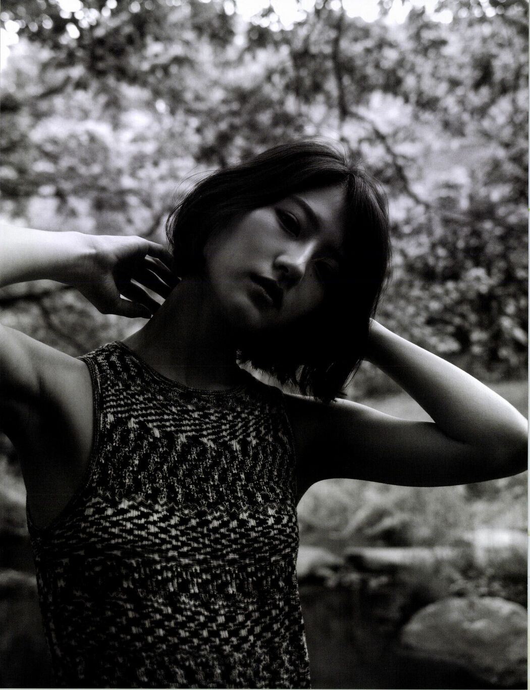 JP Yumi Wakatsuki 若月佑美 – 写真集 アンド チョコレート (128P)