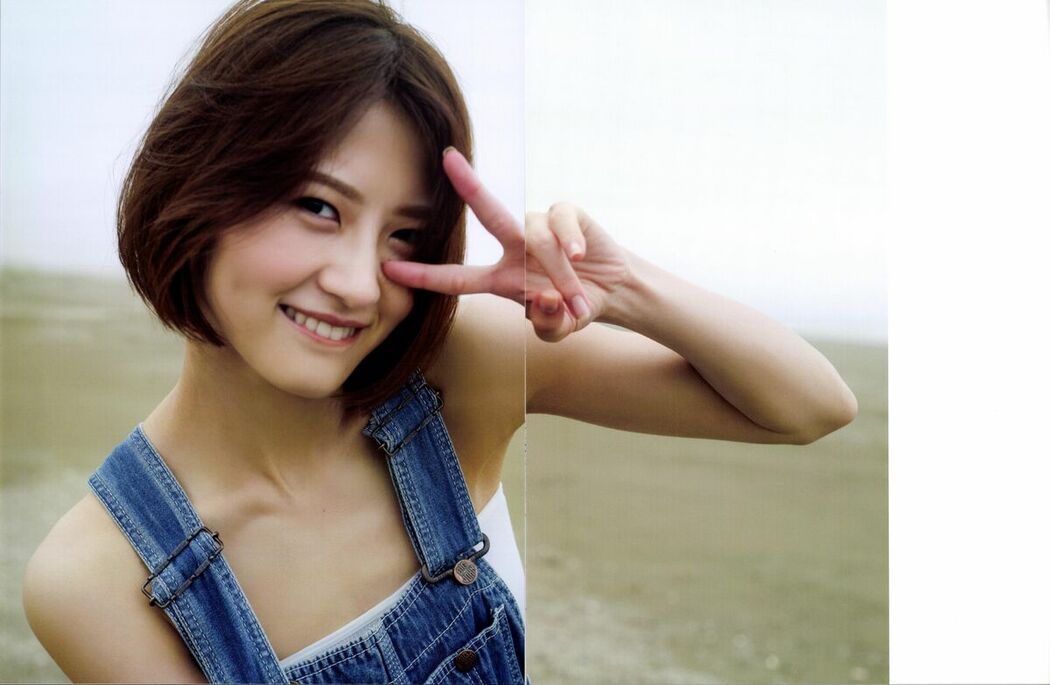 JP Yumi Wakatsuki 若月佑美 – 写真集 アンド チョコレート (128P)