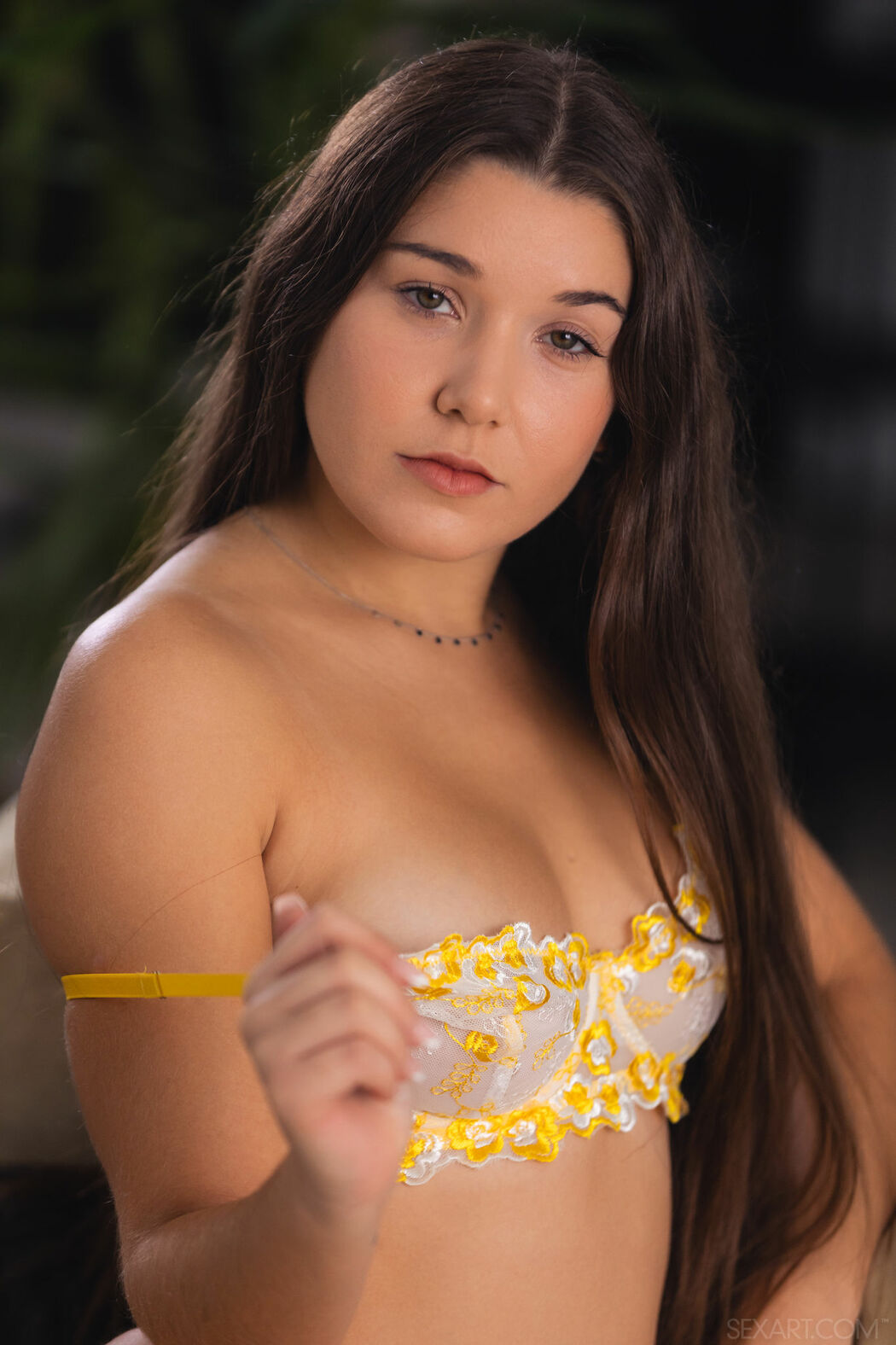 Chloe Lapiedra Teases Solo On Couch With Tantalizing Tan Lines And Thongs