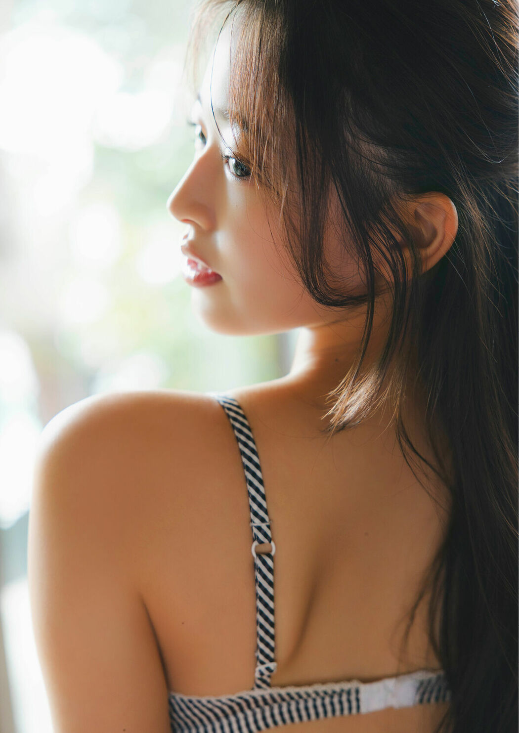 JP Kuroe Koharu 黒江こはる – 写真集 キラキラ輝く瞳 (57P)