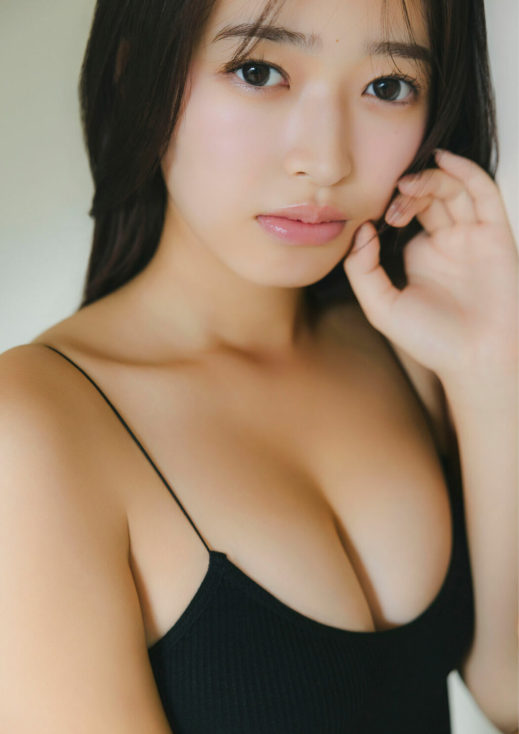 JP Kuroe Koharu 黒江こはる – 写真集 キラキラ輝く瞳 (57P)