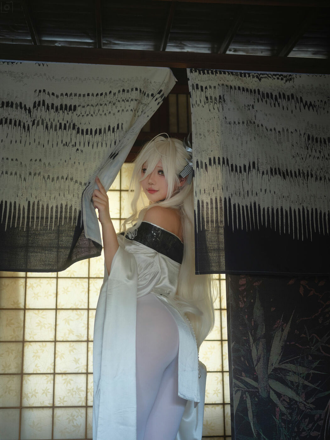 Coser@湖里狸 – 白凤 (31P)