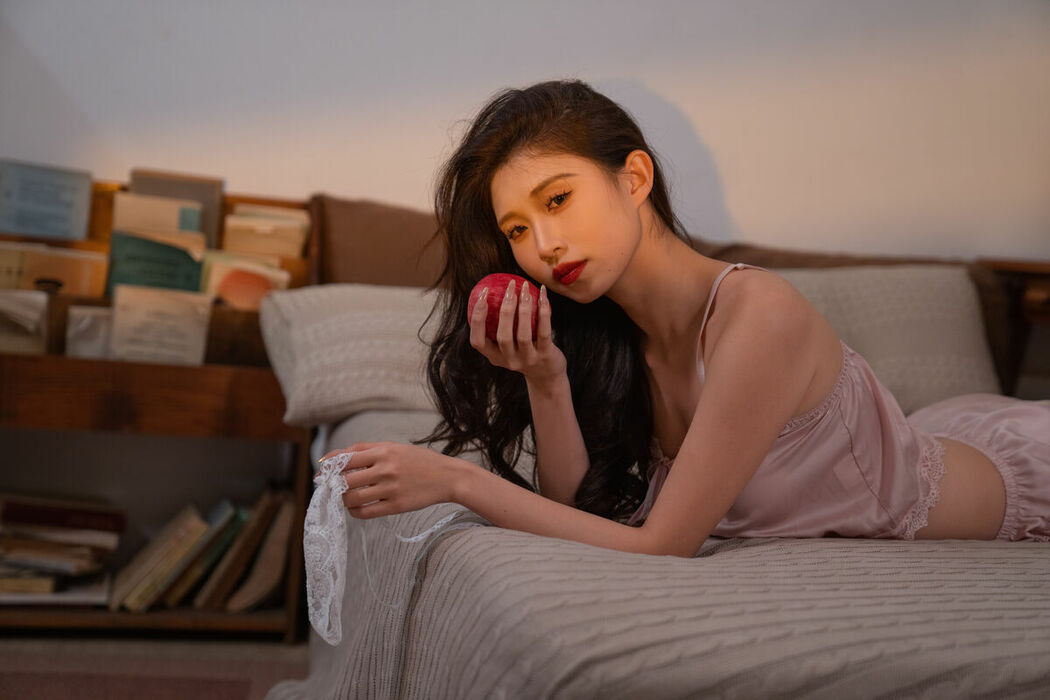 YiTuYu艺图语 Vol.9807 Model Liu (34P)