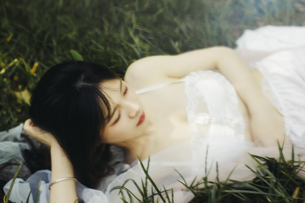 YiTuYu艺图语 Vol.9812 Dong Dong (38P)