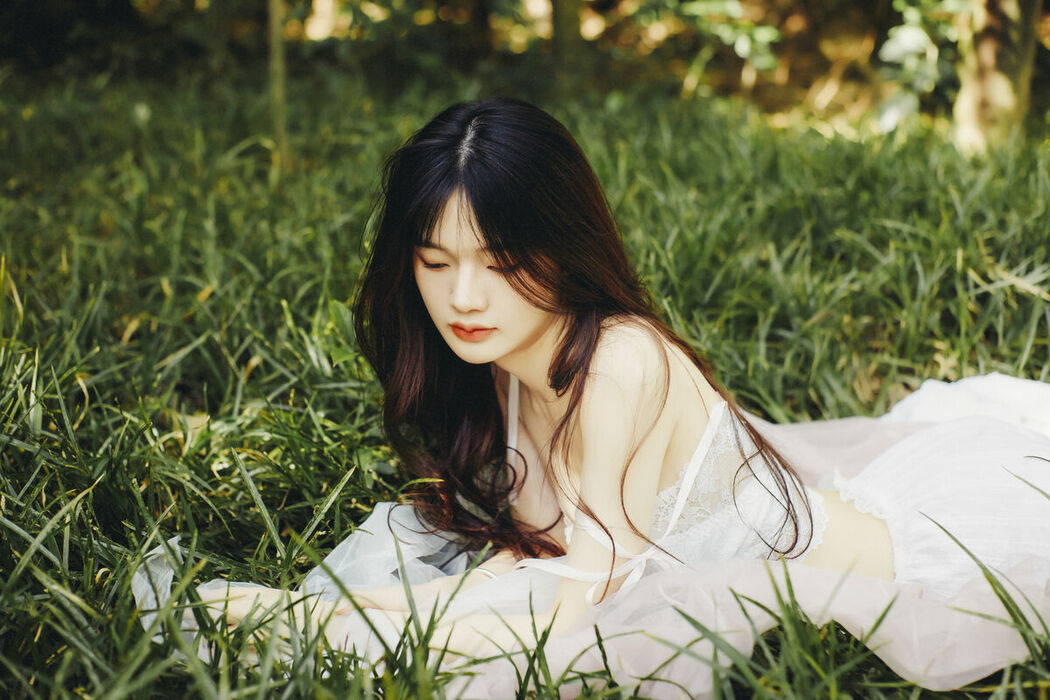 YiTuYu艺图语 Vol.9812 Dong Dong (38P)