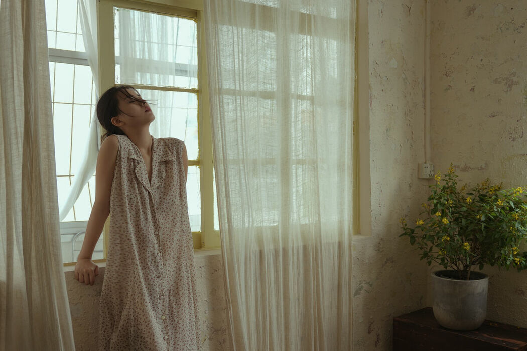 YiTuYu艺图语 Vol.9818 Jiu Qian De Yi Er (22P)