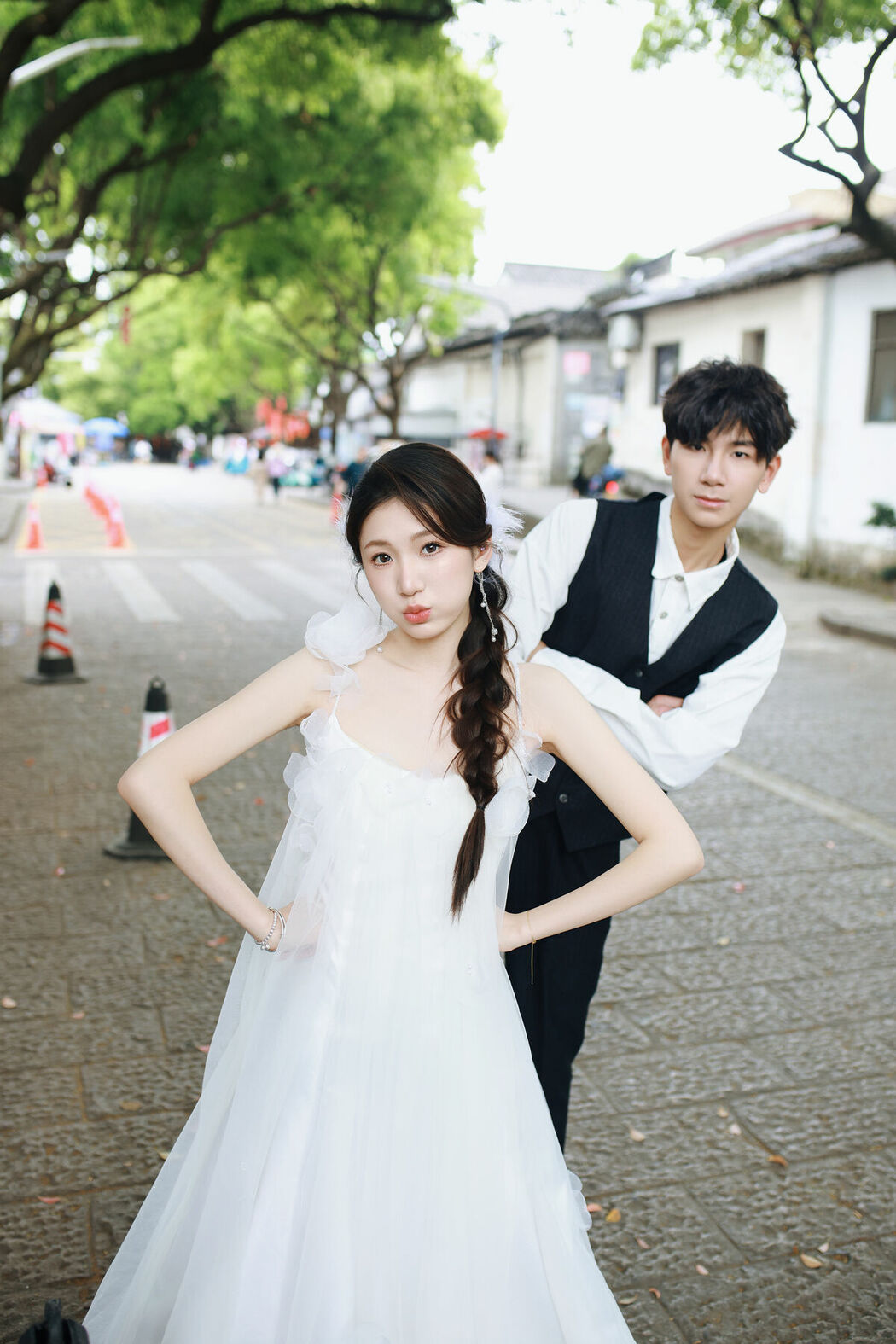 YiTuYu艺图语 Vol.9826 Yu Tou Xiao Sun (16P)