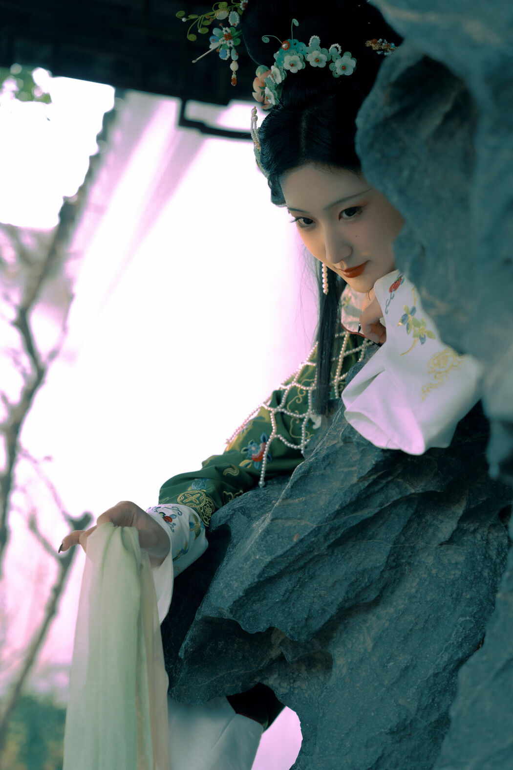 YiTuYu艺图语 Vol.9846 He Li Han (24P)